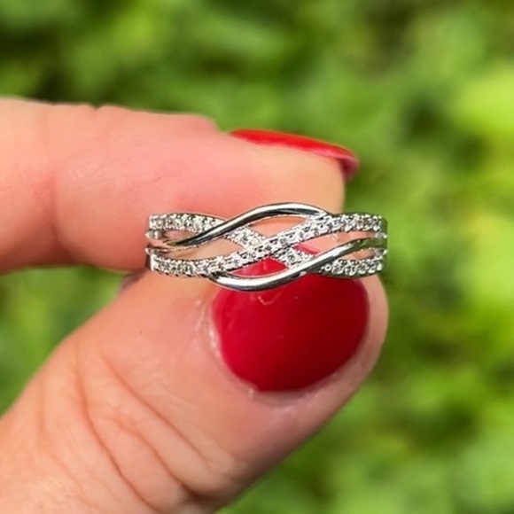 NWT Abstract Waves Rhinestone Bling Ring - Picture 1 of 2